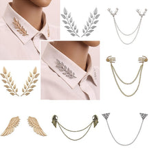 Load image into Gallery viewer, Leaf Elk Wing Palm Brooch