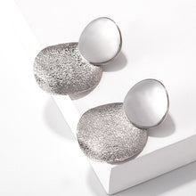 Загрузить изображение в средство просмотра галереи, Simple and fashionable big round clip earrings