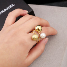Загрузить изображение в средство просмотра галереи, Large pearl hollow exaggerated design ring