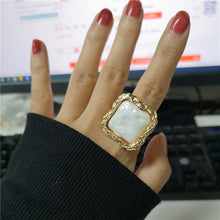 Загрузить изображение в средство просмотра галереи, Large pearl hollow exaggerated design ring