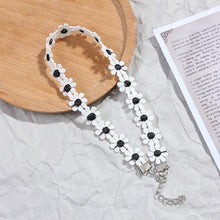 Load image into Gallery viewer, Floral Lace Collar