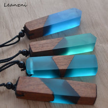 Load image into Gallery viewer, Wood Resin Necklace