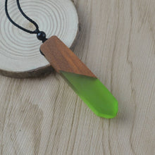 Load image into Gallery viewer, Wood Resin Necklace