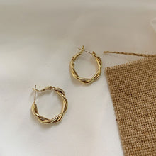 Загрузить изображение в средство просмотра галереи, Minimalist geometric hoop earrings