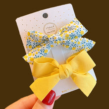 Load image into Gallery viewer, Vintage large velvet bow hairpinir Accessories