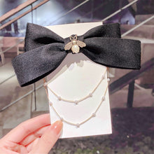 Load image into Gallery viewer, Bow tie pearl chain hairpin