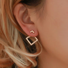 Load image into Gallery viewer, Crystal flower drop earrings