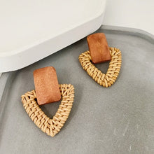 Загрузить изображение в средство просмотра галереи, Woven rattan beach pendant earrings