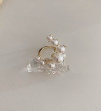 Load image into Gallery viewer, Women's pearl pavé ring