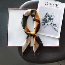 Load image into Gallery viewer, Fashion square print 70*70 cm ladies accessory scarf