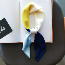 Load image into Gallery viewer, Fashion square print 70*70 cm ladies accessory scarf