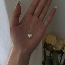 Load image into Gallery viewer, Elegant Pearl Heart Necklace