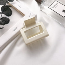 Load image into Gallery viewer, Simple style crab hair accessory