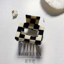 Load image into Gallery viewer, Black and White Plaid Hairpin