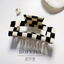 Load image into Gallery viewer, Black and White Plaid Hairpin