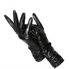Load image into Gallery viewer, Classic pleated leather gloves
