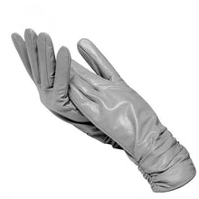 Load image into Gallery viewer, Classic pleated leather gloves
