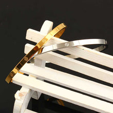 Загрузить изображение в средство просмотра галереи, Stainless steel cuff bracelet
