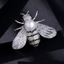Load image into Gallery viewer, Bee brooch
