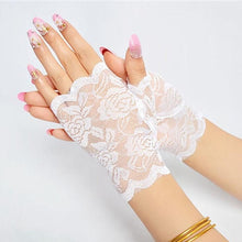 Загрузить изображение в средство просмотра галереи, Sexy lace half finger fishnet gloves
