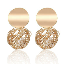 Load image into Gallery viewer, Simple and fashionable big round clip earrings
