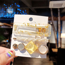 Загрузить изображение в средство просмотра галереи, 3 pieces/set of acrylic imitation pearl hair clips
