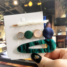 Загрузить изображение в средство просмотра галереи, 3 pieces/set of acrylic imitation pearl hair clips
