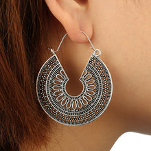 Load image into Gallery viewer, Retro flower metal hoop punk earrings

