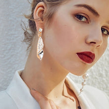 Загрузить изображение в средство просмотра галереи, Vintage fashion acrylic tassel earrings
