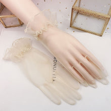 Load image into Gallery viewer, Lace full finger tulle gloves
