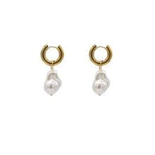 Load image into Gallery viewer, Pearl gold round earrings

