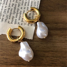 Load image into Gallery viewer, Pearl gold round earrings
