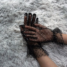 Load image into Gallery viewer, Short lace spotted ruffled full finger gloves
