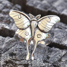Загрузить изображение в средство просмотра галереи, Vintage butterfly ring

