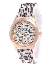Загрузить изображение в средство просмотра галереи, Geneva Watch Leopard Print Silicone Watch
