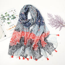 Загрузить изображение в средство просмотра галереи, Floral fringed shawl scarf
