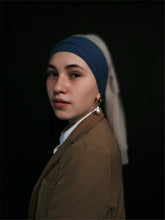 Load image into Gallery viewer, Pearl gold round earrings
