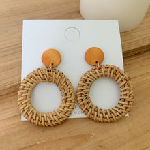 Загрузить изображение в средство просмотра галереи, Woven rattan beach pendant earrings
