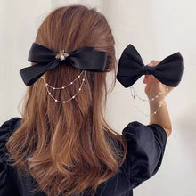 Load image into Gallery viewer, Bow tie pearl chain hairpin
