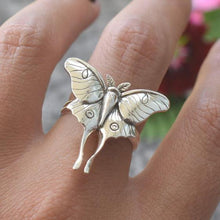 Загрузить изображение в средство просмотра галереи, Vintage butterfly ring
