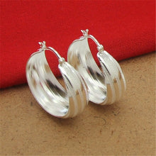 Загрузить изображение в средство просмотра галереи, 925 Sterling Silver Striped Car Flower Earrings
