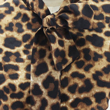 Загрузить изображение в средство просмотра галереи, Leopard print bust shirt with detachable bow
