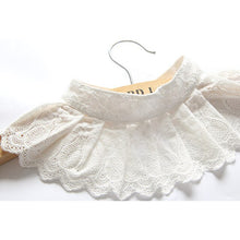 Load image into Gallery viewer, Beaded detachable collar
